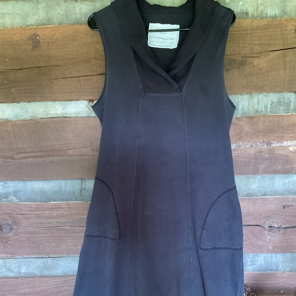 Elegant Black Sleeveless Dress